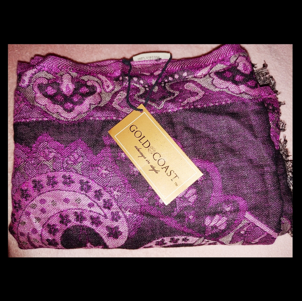 NWT Gold Coast shaw and / or scarf
